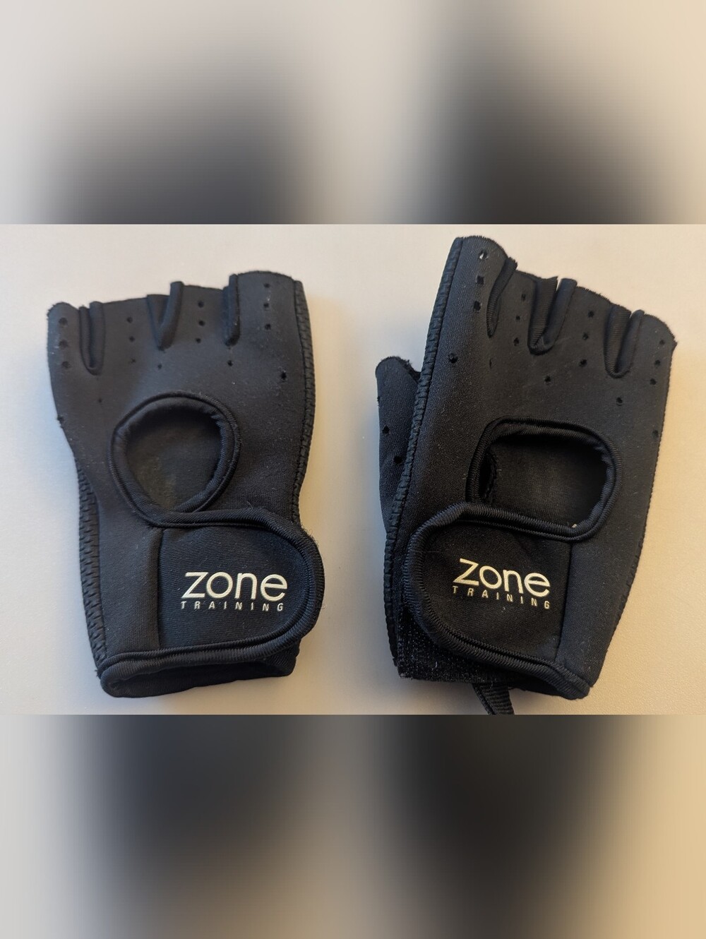 Zone Fitness Men's Training Gloves. Size Medium